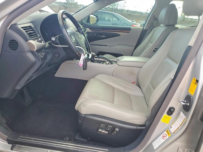 Photo 7 from auction – 2013 LEXUS LS with VIN JTHBL5EF6D5124033