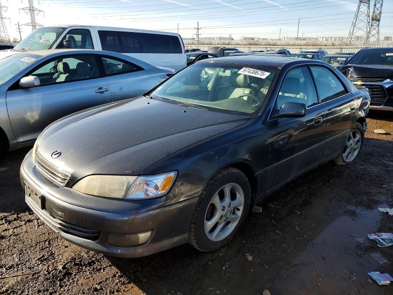 LEXUS ES 2000 with VIN JT8BF28G1Y0272152 - Photo from auction