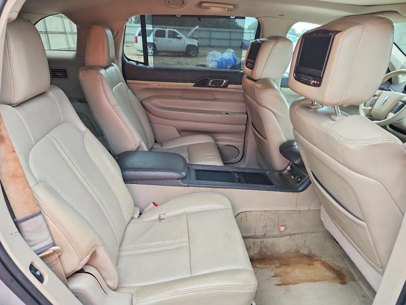 Photo 10 from auction – 2011 LINCOLN MKT with VIN 2LMHJ5AT3BBJ51020