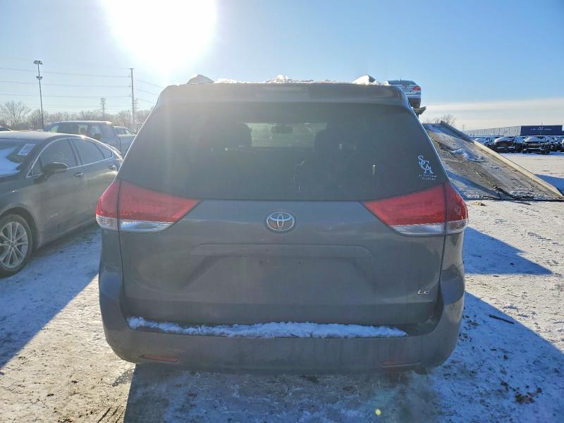 Photo 6 from auction – 2013 TOYOTA SIENNA with VIN 5TDKK3DCXDS347802