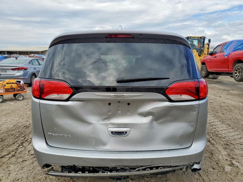 Photo 6 from auction – 2017 CHRYSLER PACIFICA T with VIN 2C4RC1BG9HR794674