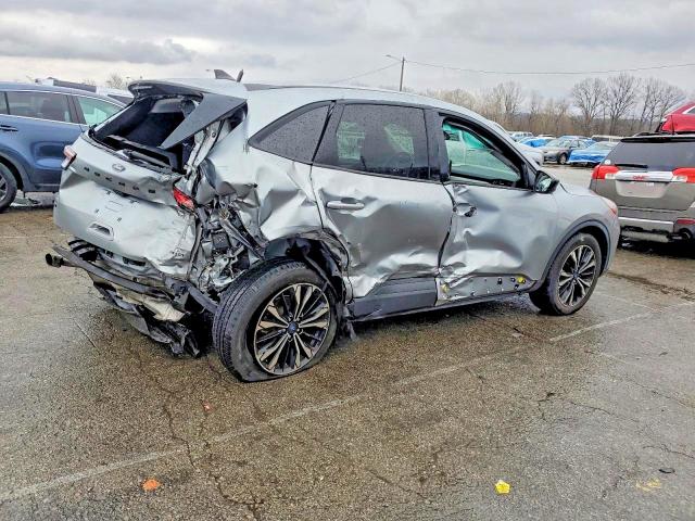 Photo 3 from auction – 2022 FORD ESCAPE SE with VIN 1FMCU9G69NUB07432
