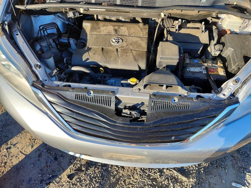 Photo 12 from auction – 2011 TOYOTA SIENNA LE with VIN 5TDKK3DC5BS084504