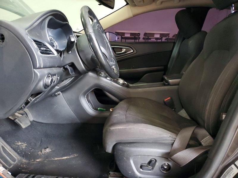 Photo 7 from auction – 2015 CHRYSLER 200 LIMITE with VIN 1C3CCCAB1FN725581