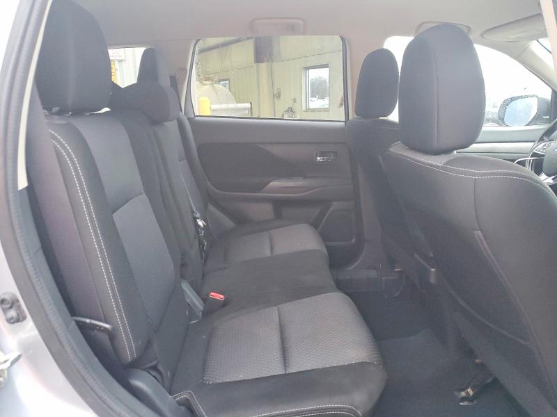 Photo 11 from auction – 2017 MITSUBISHI OUTLANDER with VIN JA4AZ3A32HZ026752