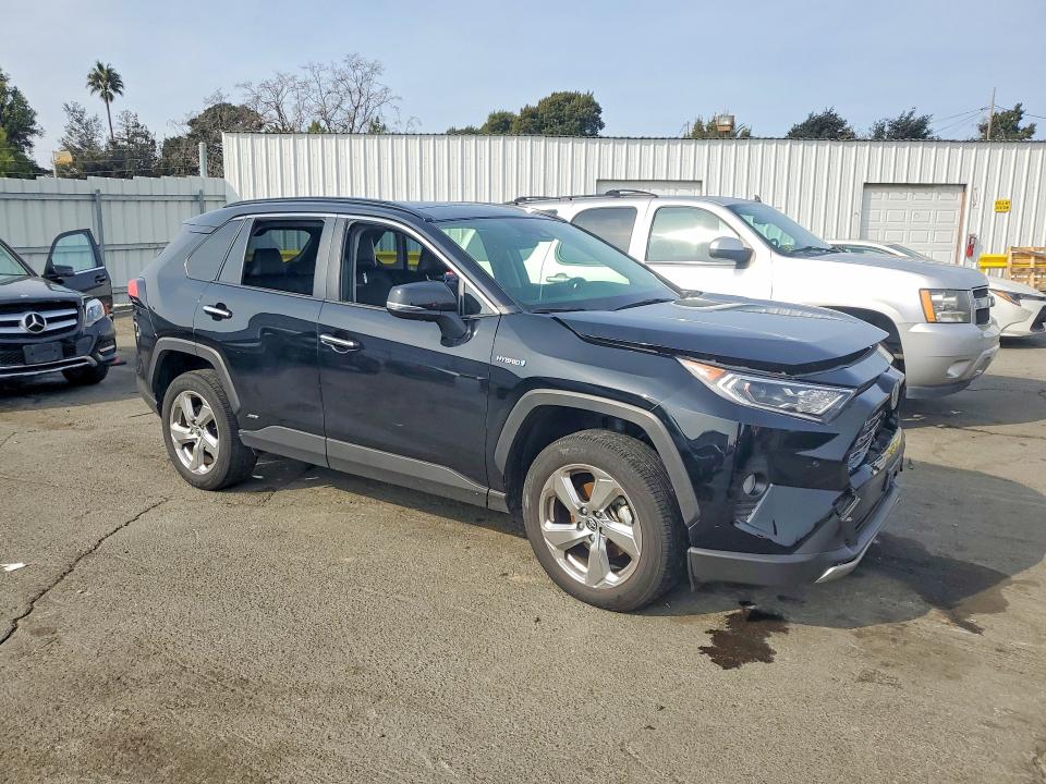 Photo 4 from auction – 2020 TOYOTA RAV4 LIMIT with VIN JTMDWRFV0LD549251