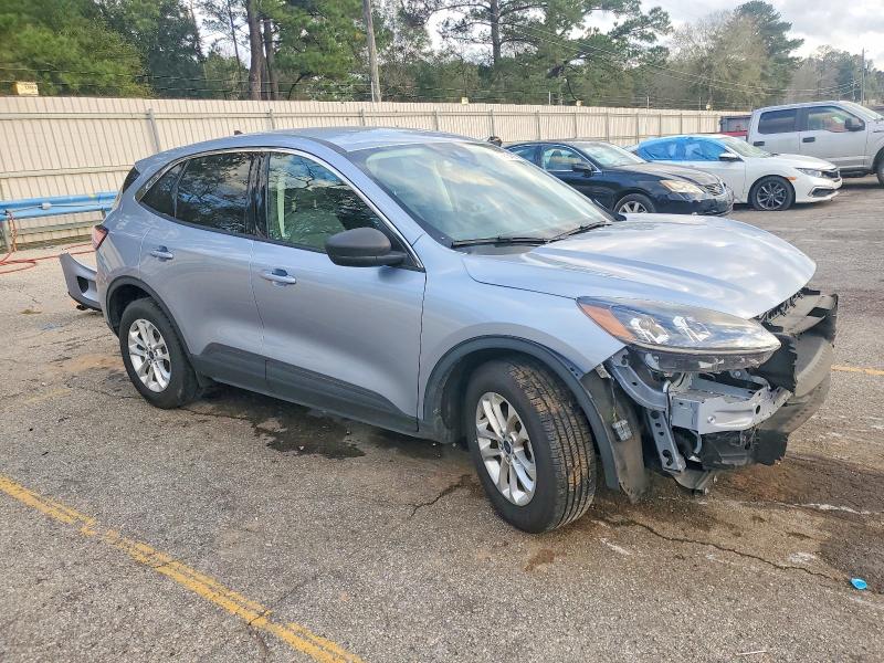 Photo 4 from auction – 2022 FORD ESCAPE SE with VIN 1FMCU0G60NUC03879
