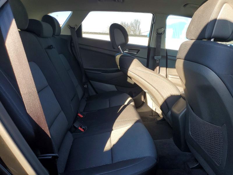 Photo 11 from auction – 2016 HYUNDAI TUCSON with VIN KM8J33A28GU220904