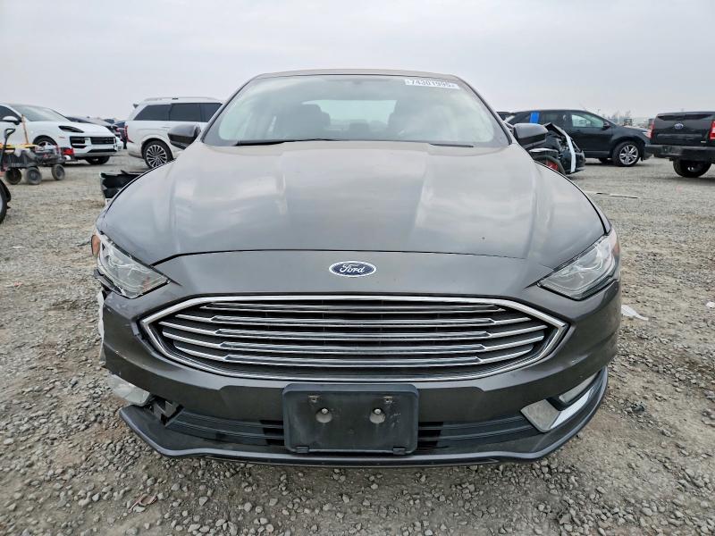 Photo 5 from auction – 2017 FORD FUSION with VIN 3FA6P0H71HR221924