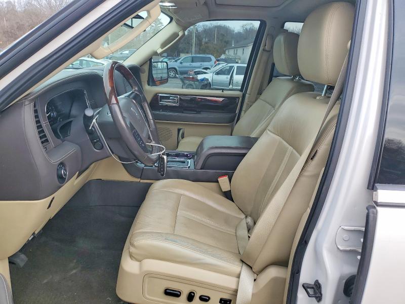 Photo 7 from auction – 2017 LINCOLN NAVIGATOR with VIN 5LMJJ2LT0HEL06836