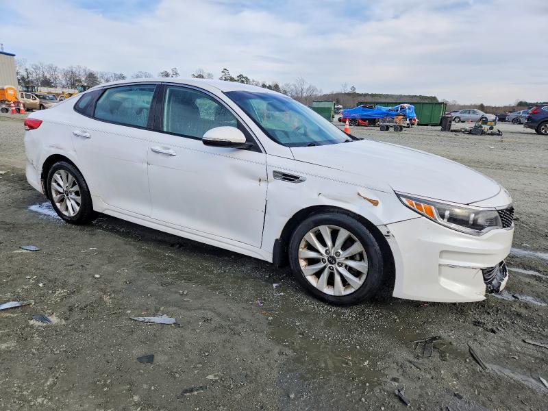 Photo 4 from auction – 2016 KIA OPTIMA EX with VIN 5XXGU4L35GG107408