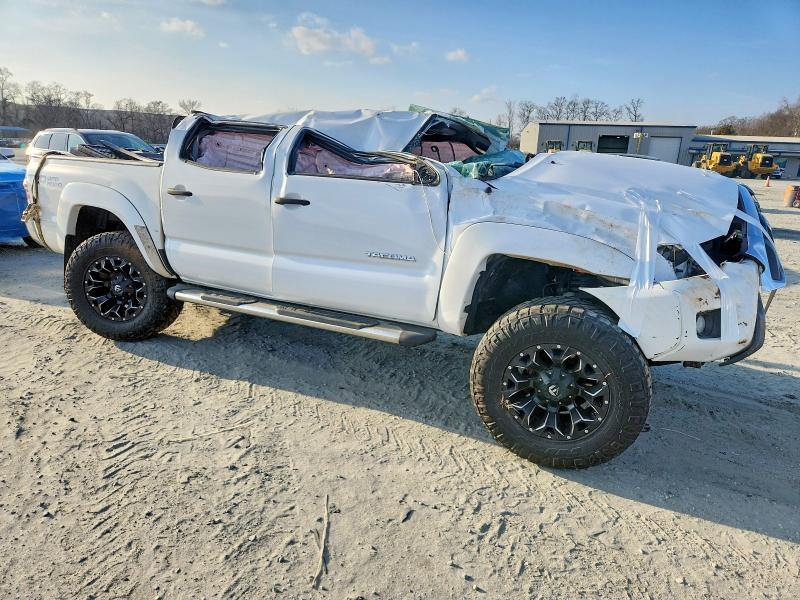 Photo 4 from auction – 2014 TOYOTA TACOMA DOU with VIN 5TFJU4GN2EX063360