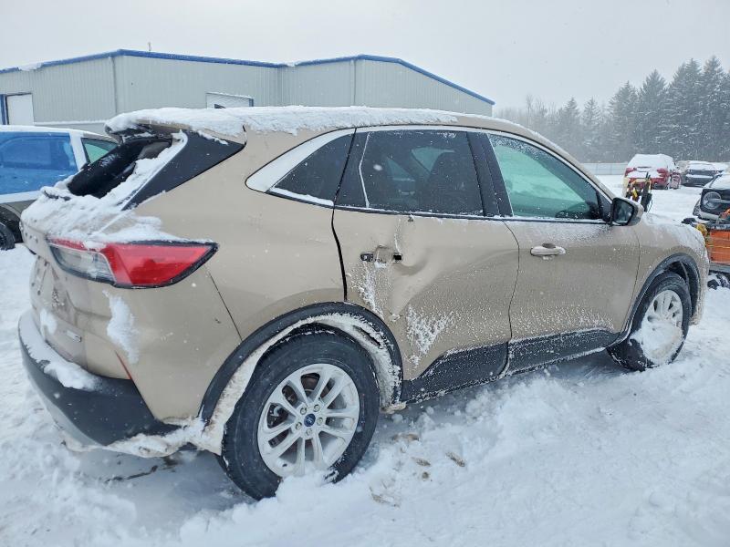 Photo 3 from auction – 2020 FORD ESCAPE SE with VIN 1FMCU9G6XLUA24704