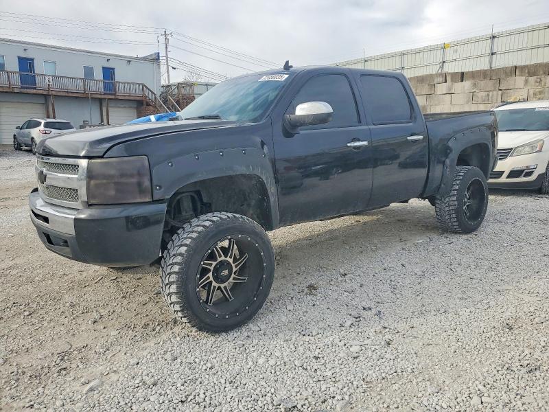 CHEVROLET SILVERADO 2011 with VIN 3GCPKSE39BG402377 - Photo from auction