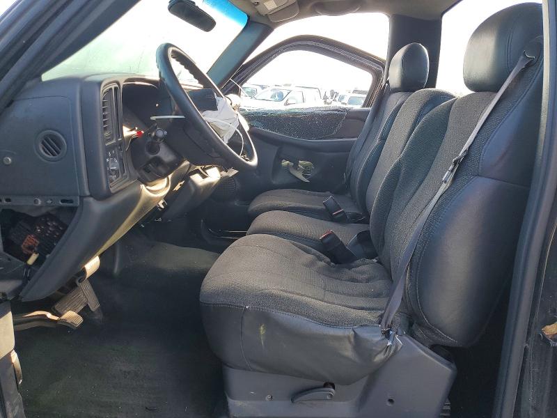 Photo 7 from auction – 2000 CHEVROLET SILVERADO with VIN 1GCEC14W3YZ170068
