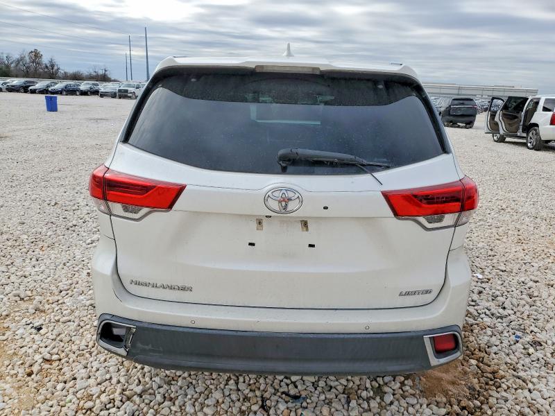 Foto 6 de la subasta – 2017 TOYOTA HIGHLANDER con VIN 5TDYZRFH1HS227586