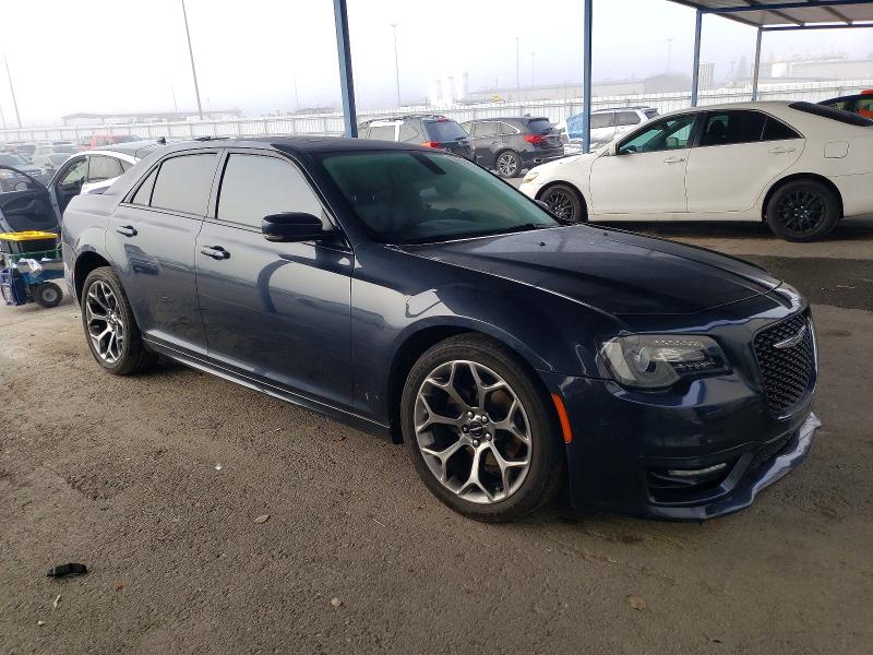 Photo 4 from auction – 2018 CHRYSLER 300 with VIN 2C3CCABG8JH261768