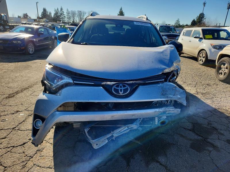 Photo 5 from auction – 2018 TOYOTA RAV4 LE with VIN JTMBFREV7JJ206833