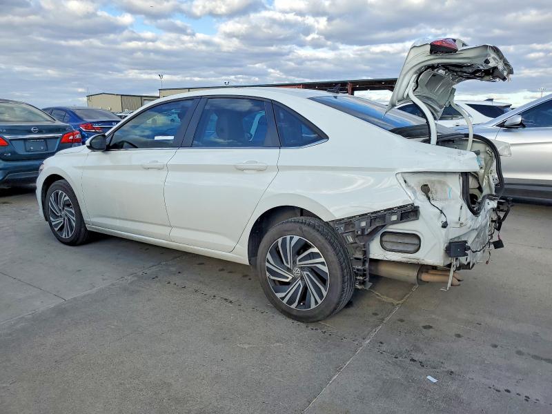 Photo 2 from auction – 2021 VOLKSWAGEN JETTA with VIN 3VWE57BU6MM020446