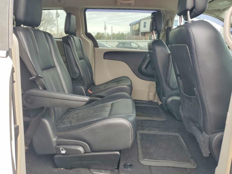Photo 11 from auction – 2012 CHRYSLER TOWN AND C with VIN 2C4RC1BG2CR239977