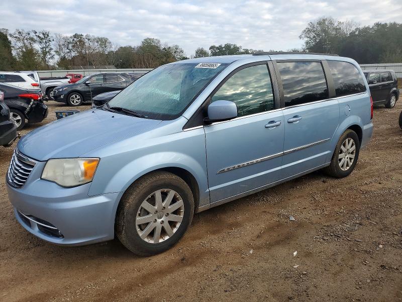 CHRYSLER TOWN & COU 2013 with VIN 2C4RC1BG3DR743536 - Photo from auction