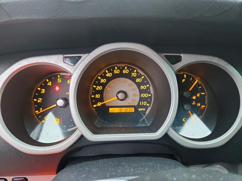 Photo 9 from auction – 2004 TOYOTA 4RUNNER SR with VIN JTEZU14R840042119