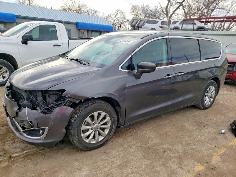 CHRYSLER PACIFICA T 2018 with VIN 2C4RC1FG2JR278897 - Photo from auction