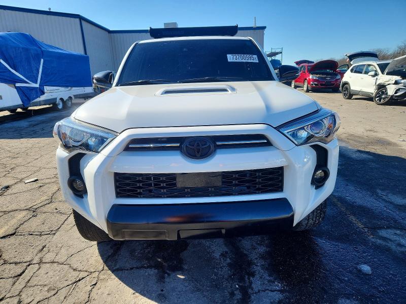 Photo 5 from auction – 2020 TOYOTA 4RUNNER SR with VIN JTEBU5JR2L5835222
