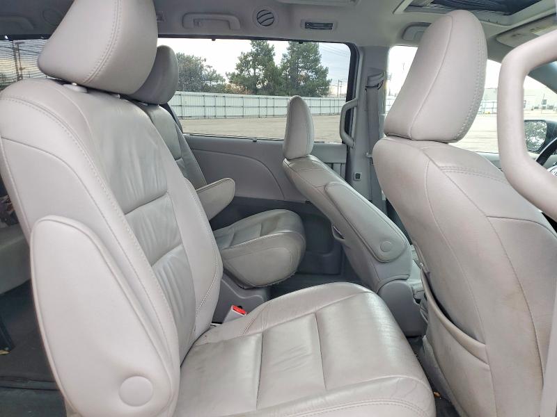 Photo 11 from auction – 2017 TOYOTA SIENNA XLE with VIN 5TDDZ3DC7HS166246