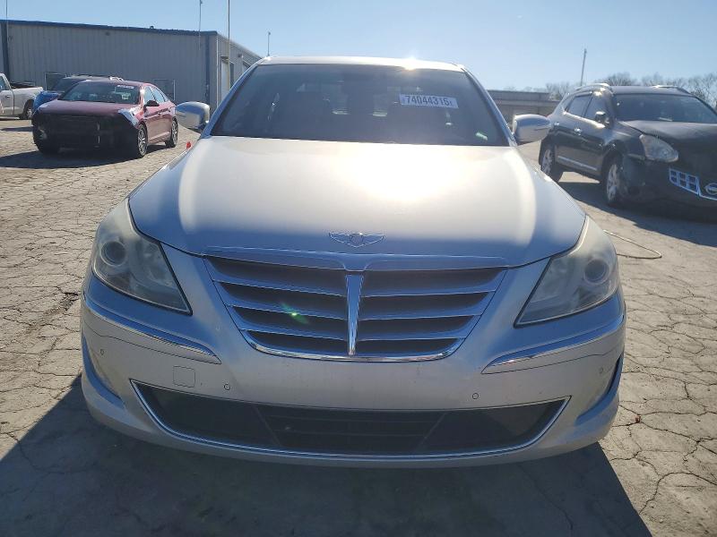 Photo 5 from auction – 2012 HYUNDAI GENESIS 3. with VIN KMHGC4DD1CU204339