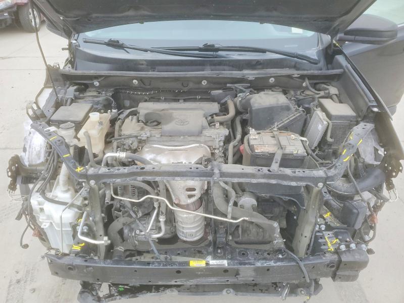 Photo 11 from auction – 2018 TOYOTA RAV4 LE with VIN 2T3BFREV4JW771736