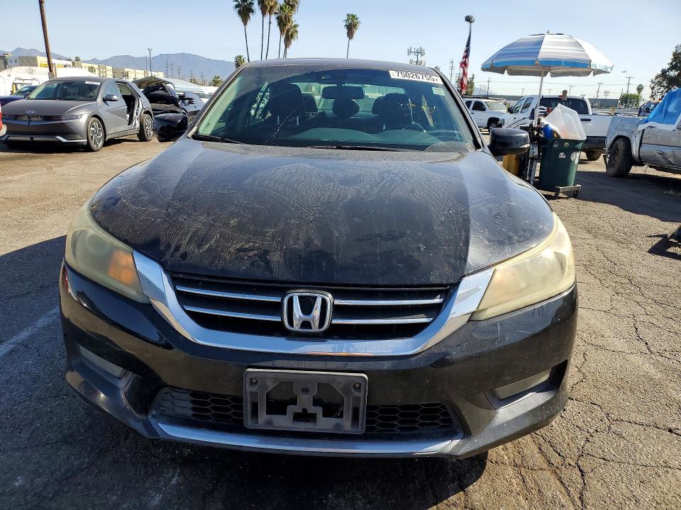 Photo 5 from auction – 2014 HONDA ACCORD with VIN 1HGCR2F80EA056213