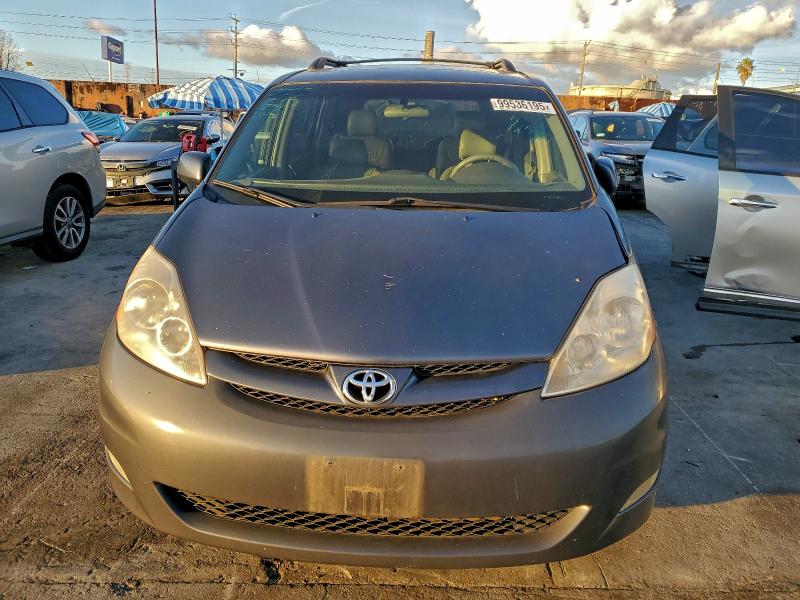 Photo 5 from auction – 2007 TOYOTA SIENNA XLE with VIN 5TDZK22C97S010652