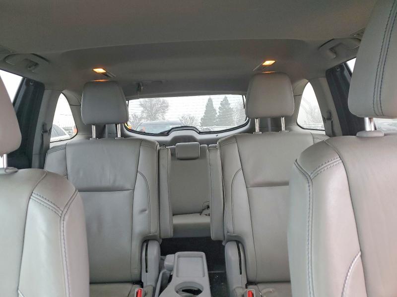Photo 10 from auction – 2018 TOYOTA HIGHLANDER with VIN 5TDJZRFH2JS897381