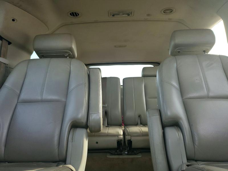 Photo 10 from auction – 2007 CHEVROLET SUBURBAN with VIN 1GNFC16J77J189331