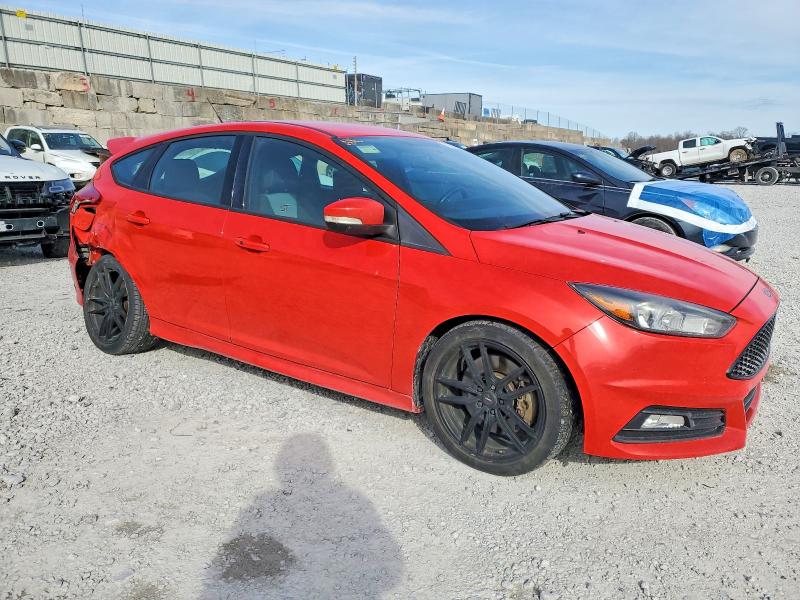 Photo 4 from auction – 2017 FORD FOCUS ST with VIN 1FADP3L9XHL331760