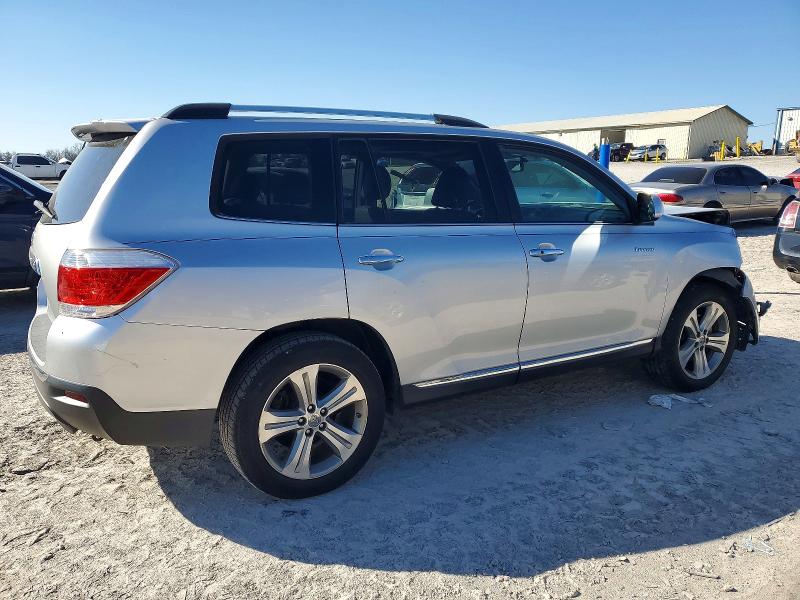 Photo 3 from auction – 2011 TOYOTA HIGHLANDER with VIN 5TDDK3EH8BS076822