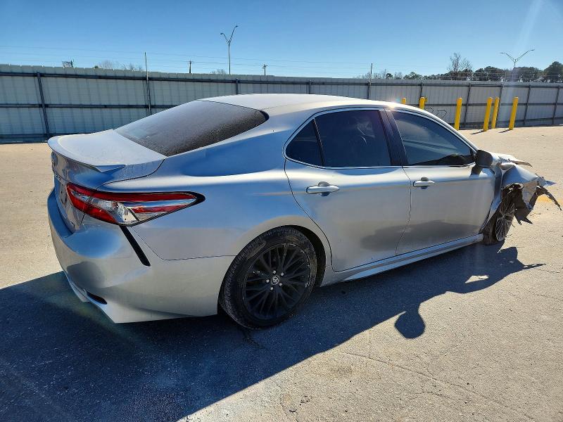 Photo 3 from auction – 2018 TOYOTA CAMRY with VIN 4T1B11HK2JU016921