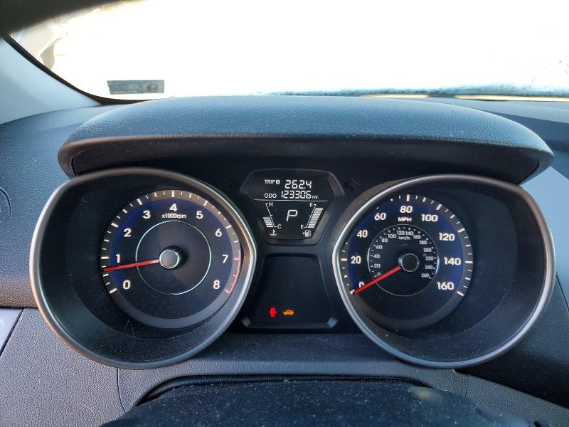 Photo 9 from auction – 2012 HYUNDAI ELANTRA GL with VIN 5NPDH4AE4CH066487
