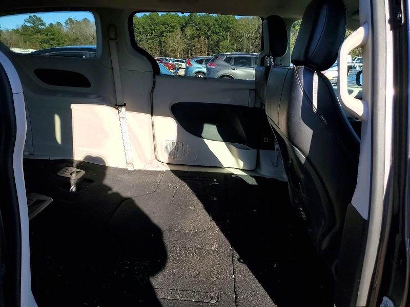 Photo 11 from auction – 2020 CHRYSLER VOYAGER with VIN 2C4RC1DG9LR176566