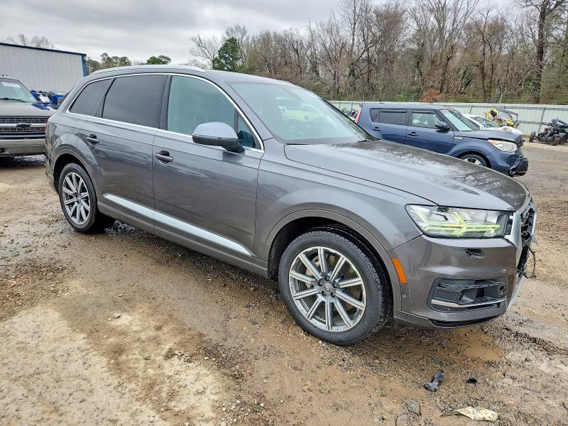 Photo 4 from auction – 2019 AUDI Q7 PRESTIG with VIN WA1VAAF70KD029646