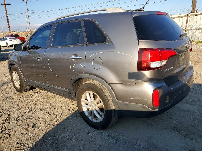 Photo 2 from auction – 2015 KIA SORENTO LX with VIN 5XYKT4A60FG658110