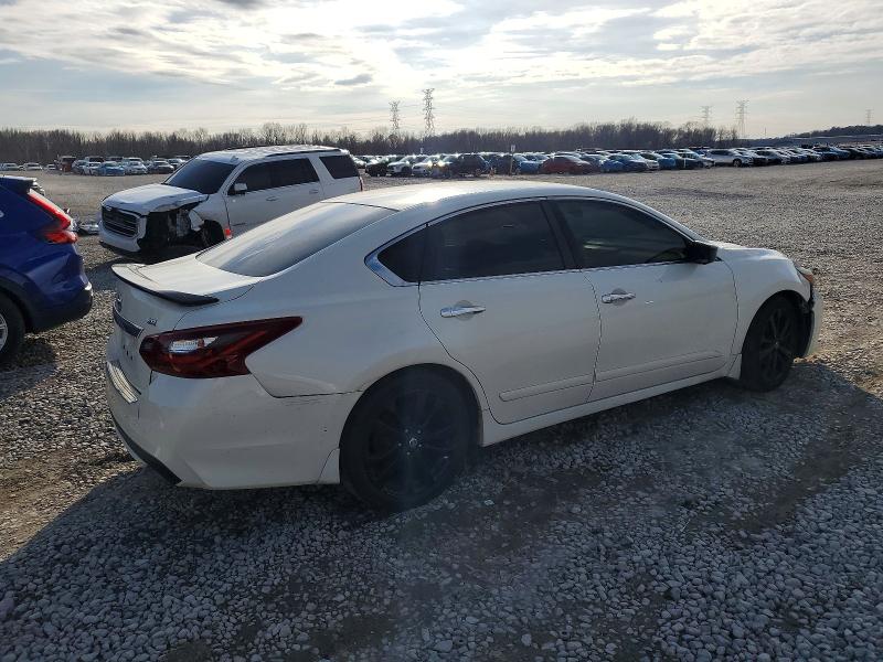 Photo 3 from auction – 2017 NISSAN ALTIMA with VIN 1N4AL3AP2HC245729