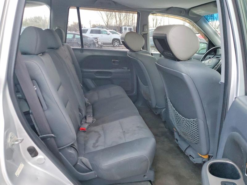 Photo 11 from auction – 2006 HONDA PILOT LX with VIN 5FNYF18126B012133