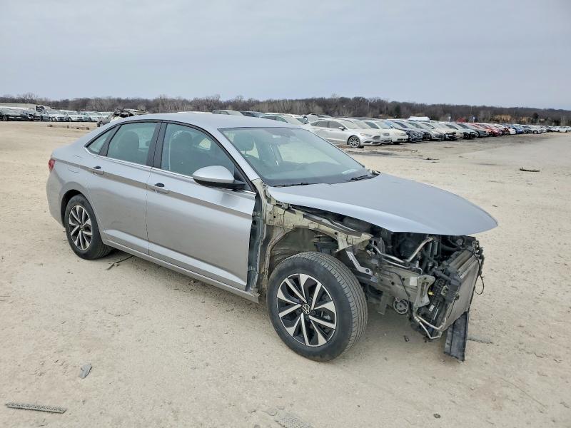 Photo 4 from auction – 2023 VOLKSWAGEN JETTA with VIN 3VW5M7BU3PM030987