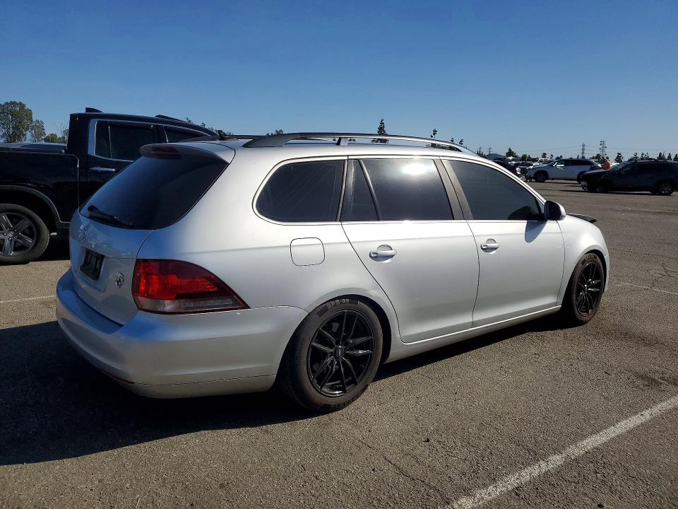 Photo 3 from auction – 2014 VOLKSWAGEN JETTA with VIN 3VWPL7AJ6EM615076