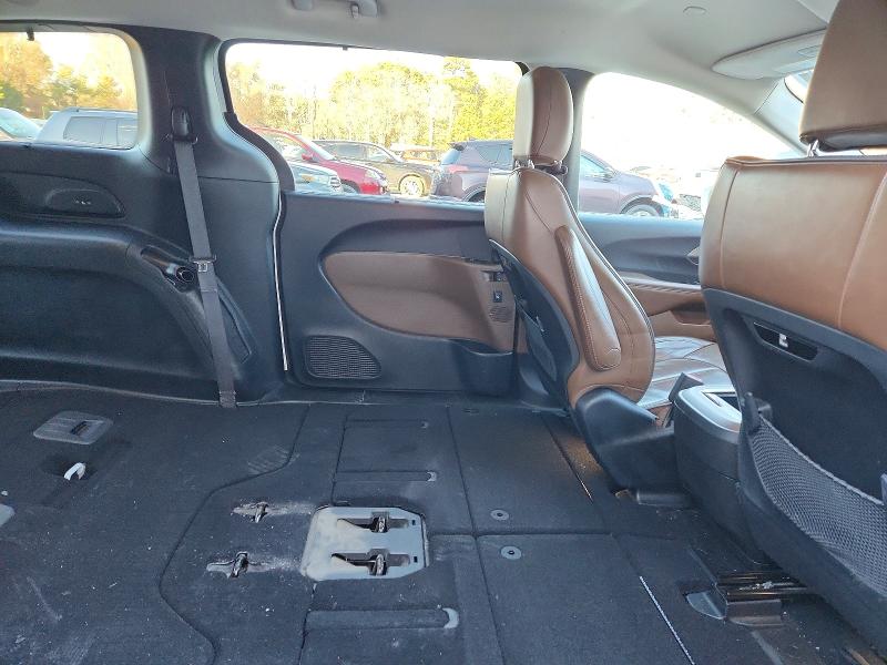 Photo 11 from auction – 2017 CHRYSLER PACIFICA L with VIN 2C4RC1GG3HR607891
