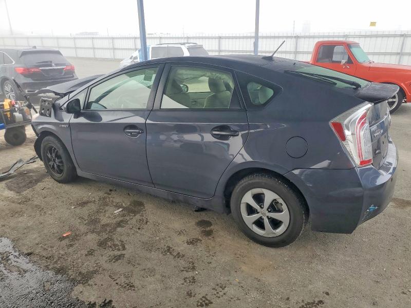 Photo 2 from auction – 2013 TOYOTA PRIUS with VIN JTDKN3DU8D1711311