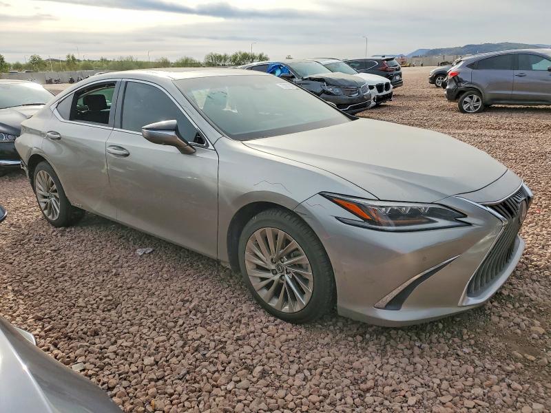 Photo 4 from auction – 2019 LEXUS ES 300H with VIN 58AB21B15KU002793