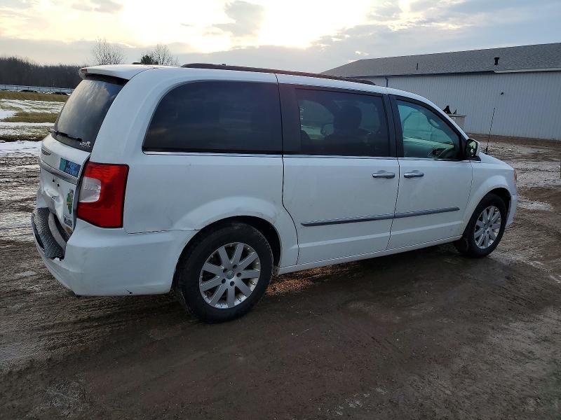 Photo 3 from auction – 2016 CHRYSLER TOWN & COU with VIN 2C4RC1BG2GR127170